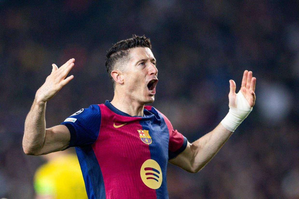 开云体育app-包含前锋梅开二度，助巴萨客场险胜的词条