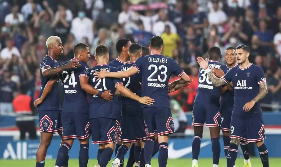 包含巴黎圣日耳曼双线作战，实力较量的词条