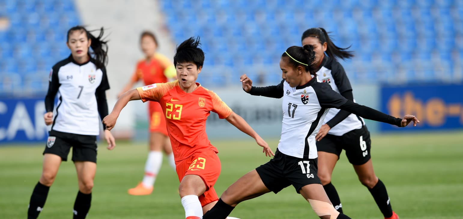 开云体育在线-亚洲女足球比赛掀起了一场激烈的角逐