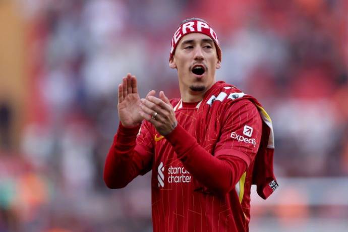 开云体育官网-包含利物浦球员个人荣誉收入囊中，表现引人瞩目实至名归的词条