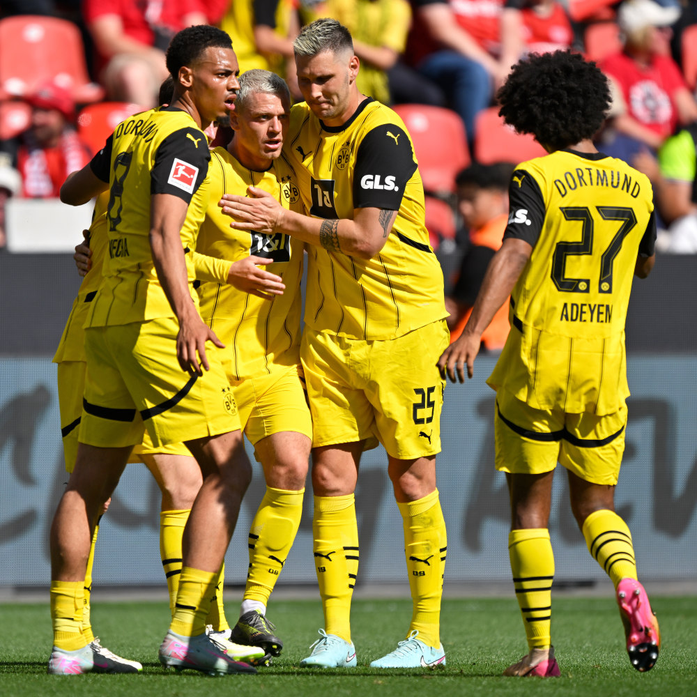 多特蒙德球员在比赛中展现决心