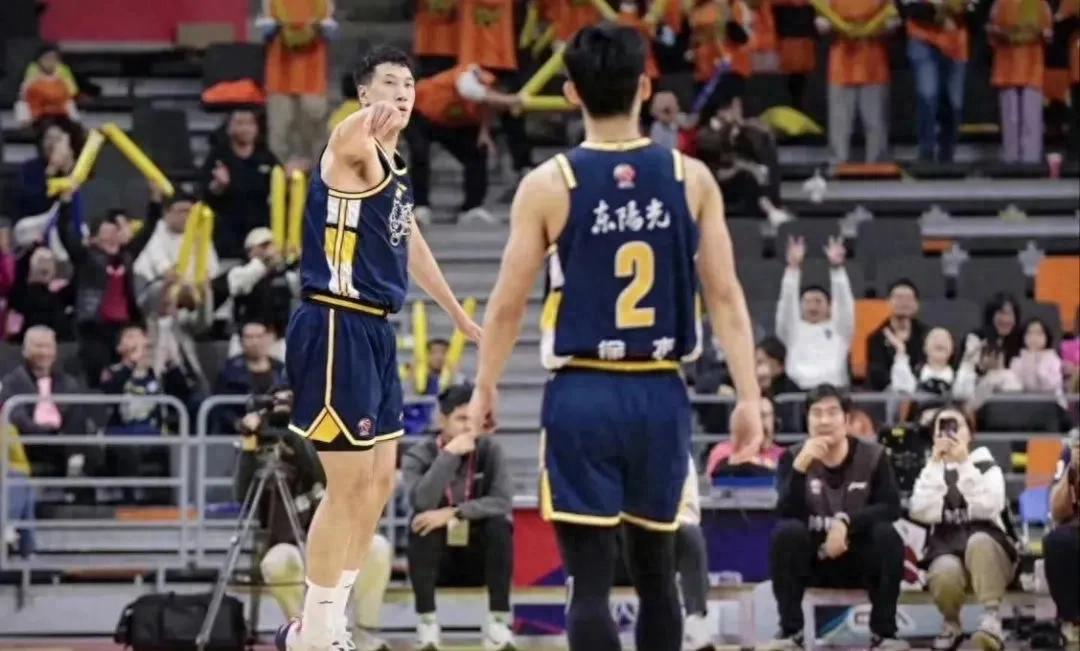 开云体育登录-重庆男篮豪取胜利，狂飙猛进突破壁垒的简单介绍