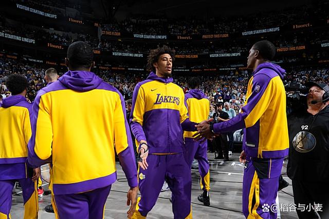 开云体育官网-中锋核心再次爆发，球队轻取对手取胜