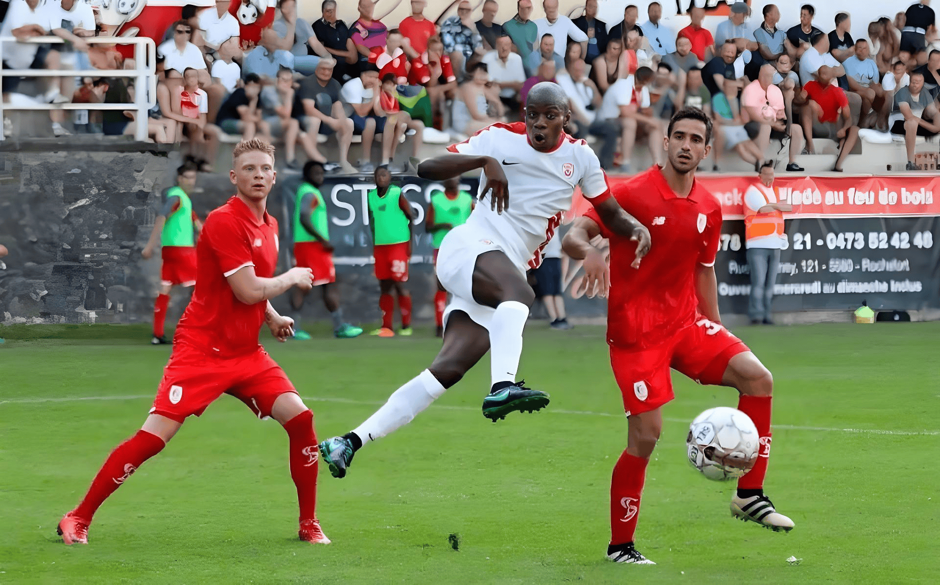 多特蒙德逆转成功,击败阿贾克斯 多特蒙德逆转成功,击败阿贾克斯