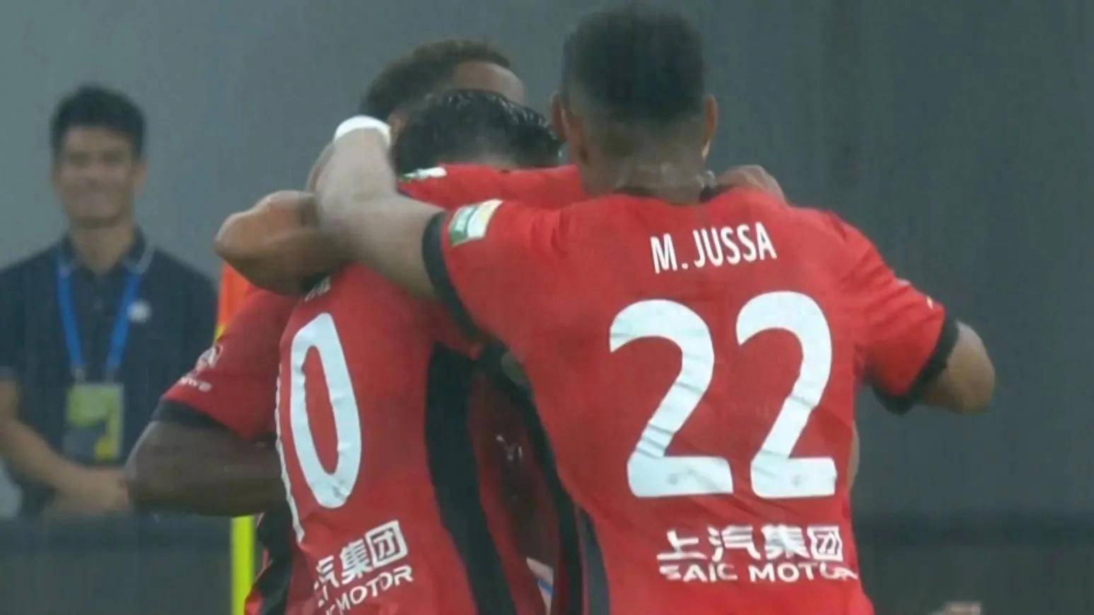 开云体育入口-弗莱堡客场爆冷，击败卫冕冠军