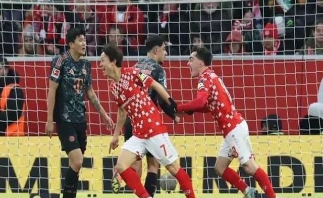 包含国内职业足球赛场上的惊心动魄对决即将上演！的词条