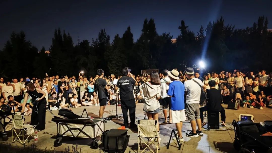 赛场风云,激情碰撞激发无限激情的简单介绍 赛场风云,激情碰撞激发无限激情的简单介绍