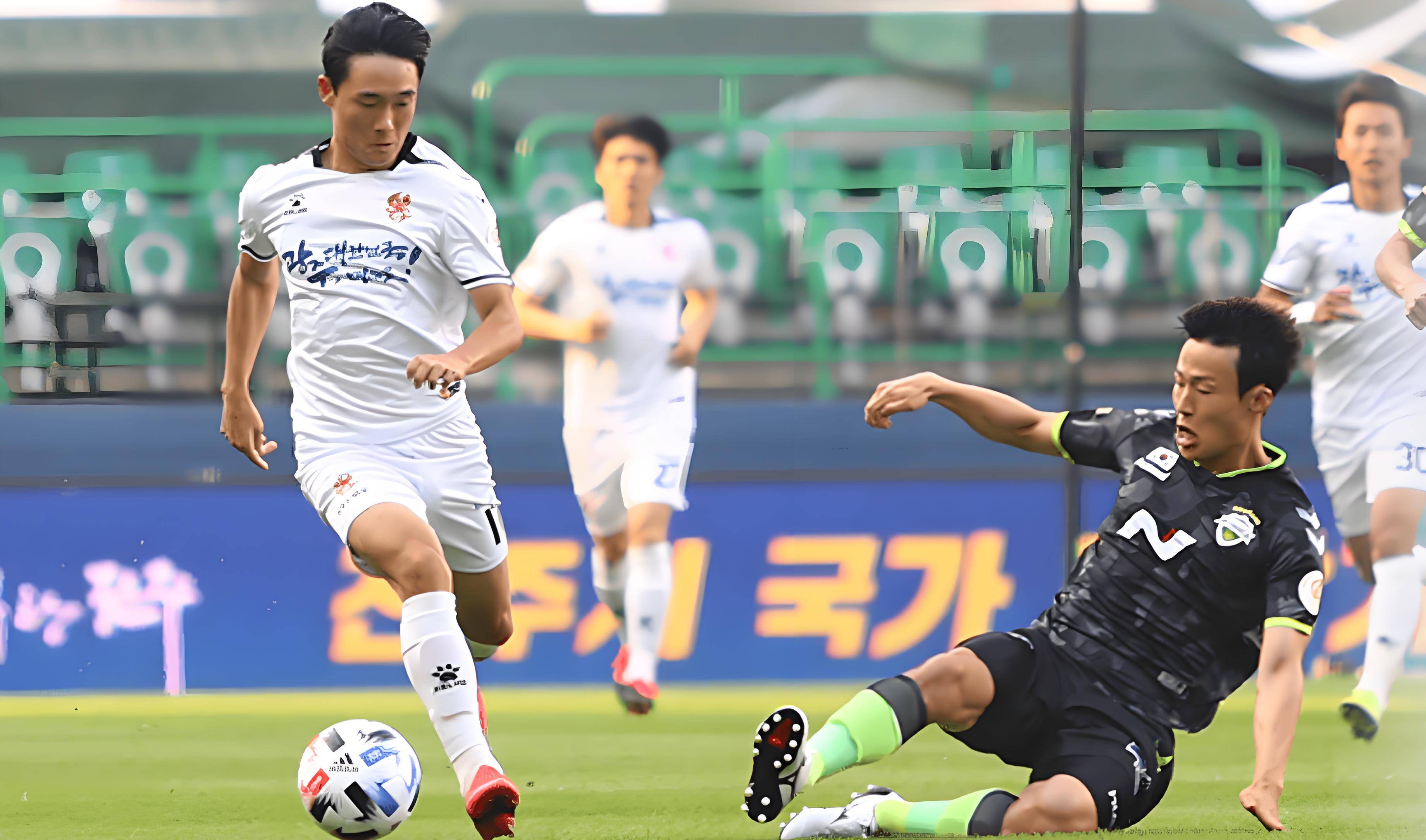 开云体育下载-足球职业联赛火热展开，球队冲刺胜利的辉煌的简单介绍