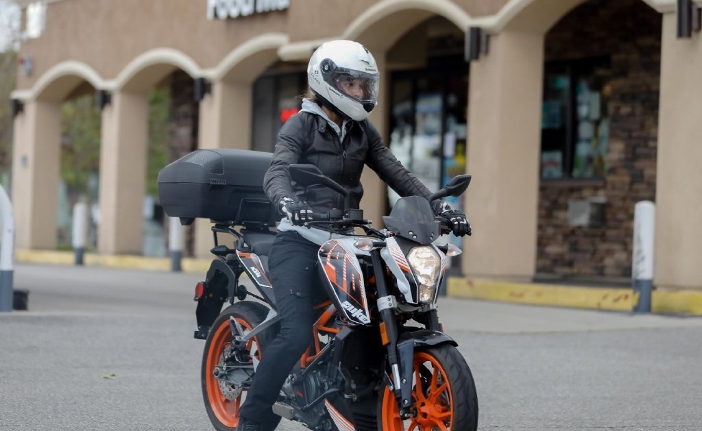 开云体育APP下载-斐济选手再度登上领奖台，备战终极决赛