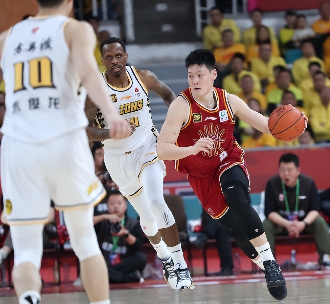 CBA小组赛落幕,强队悉数晋级 CBA小组赛落幕,强队悉数晋级