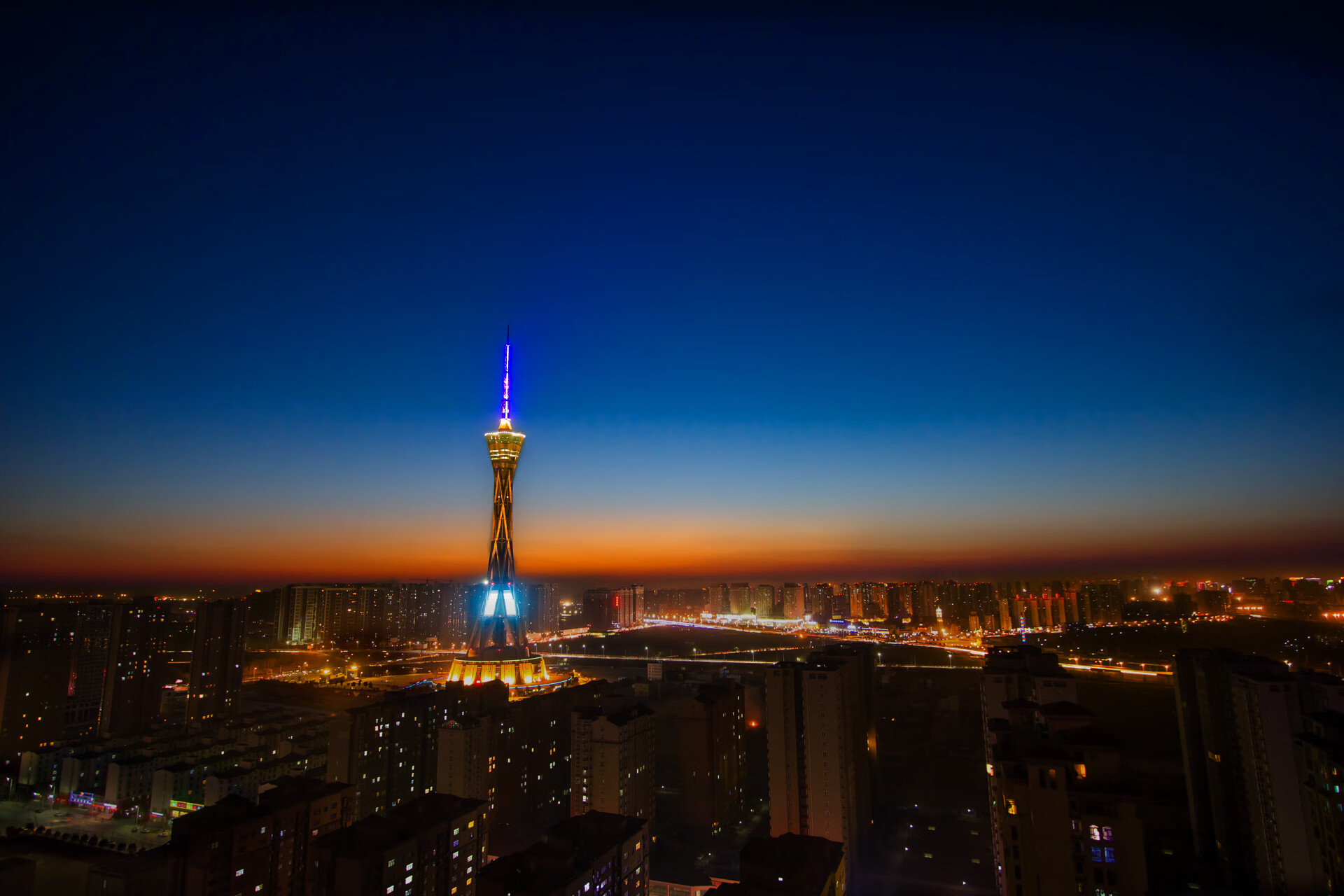 开云体育-刺客与王冠，库里致命三分背后，独行侠为何倒在国王铁蹄之下？