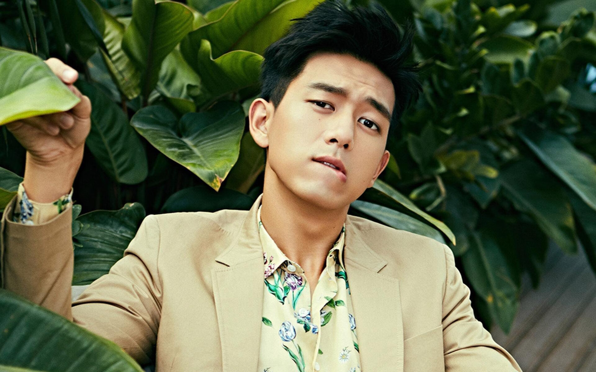 足球,越过封锁线,当欧冠绿茵场撞上地缘政治的高墙