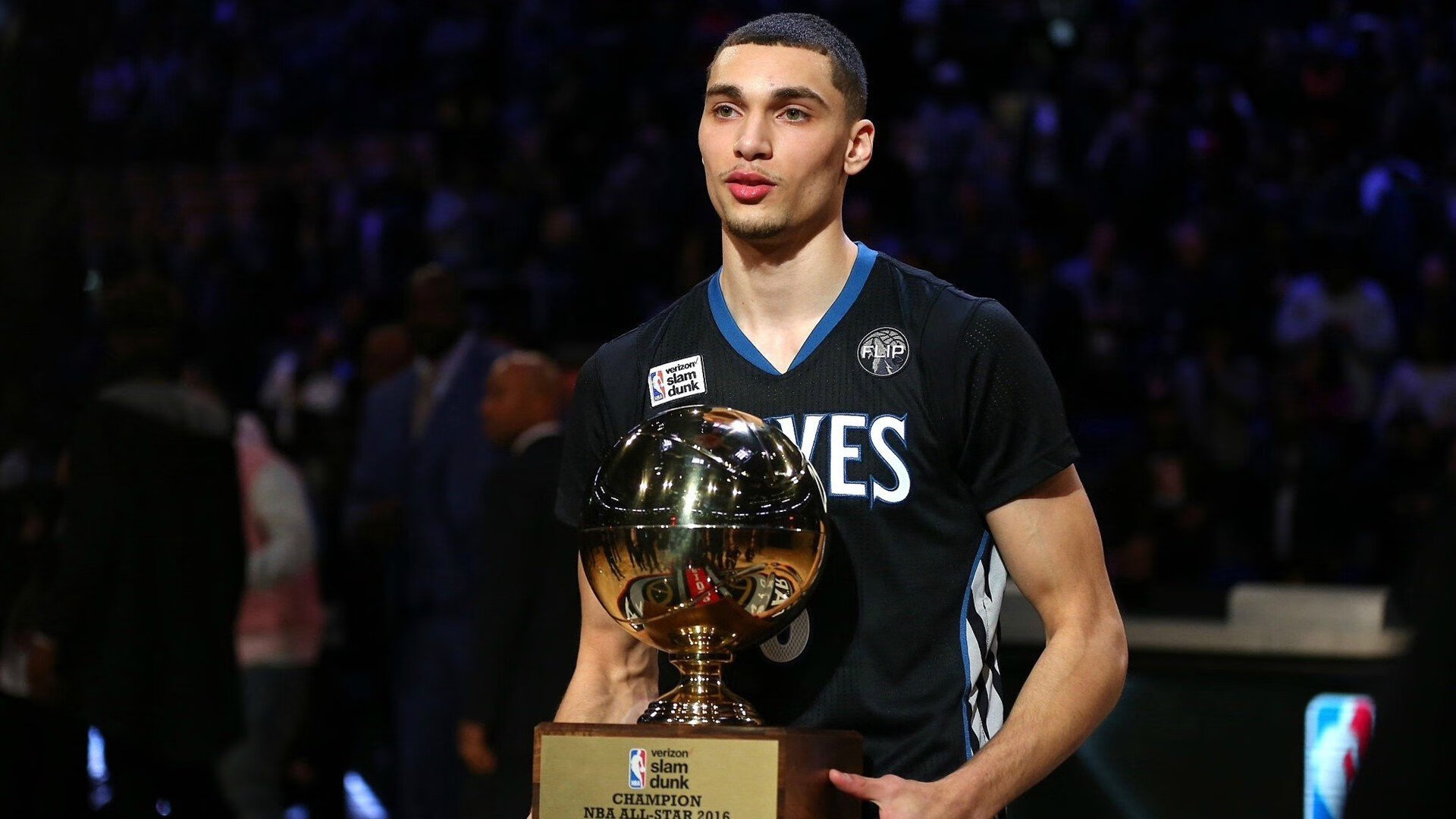 拉梅洛·鲍尔狂轰55分,深圳队加时逆转开拓者—一场改写历史的跨联盟巅峰对决